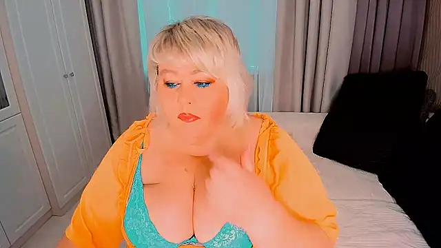 Snapshot of BIGTITSBBW chatting on September 10, 2025, 1:21 pm BIGTITSBBW online show from September 10, 2025, 1:21 pm