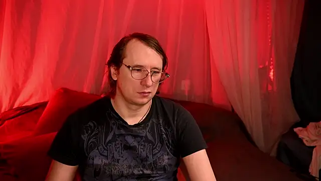 Snapshot of Claudia_and_elon_ chatting on October 23, 2025, 4:55 am Claudia and elon online show from October 23, 2025, 4:55 am