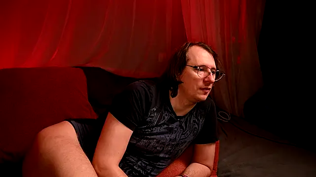 Snapshot of Claudia_and_elon_ chatting on October 21, 2025, 11:48 pm Claudia and elon online show from October 21, 2025, 11:48 pm