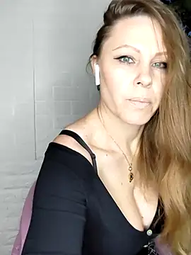 Snapshot of SexyMichellexo chatting on November 16, 2025, 3:50 pm SexyMichellexo online show from November 16, 2025, 3:50 pm