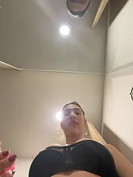 Snapshot of AnnaCastillo_ chatting on January 15, 2026, 8:56 pm AnnaCastillo online show from January 15, 2026, 8:56 pm