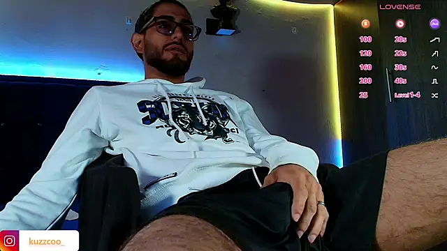 Snapshot of kuzzcoo chatting on March 6, 2026, 12:22 pm kuzzcoo online show from March 6, 2026, 12:22 pm