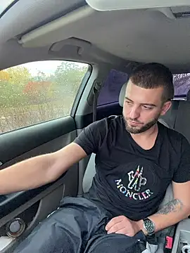 Snapshot of ElChapoGuzman95 chatting on October 27, 2025, 5:30 am ElChapoGuzman95 online show from October 27, 2025, 5:30 am