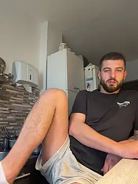 Snapshot of ElChapoGuzman95 chatting on November 25, 2025, 6:47 am ElChapoGuzman95 online show from November 25, 2025, 6:47 am