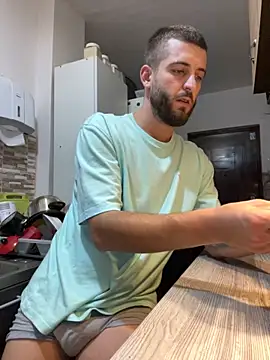 Snapshot of ElChapoGuzman95 chatting on October 7, 2025, 7:15 pm ElChapoGuzman95 online show from October 7, 2025, 7:15 pm