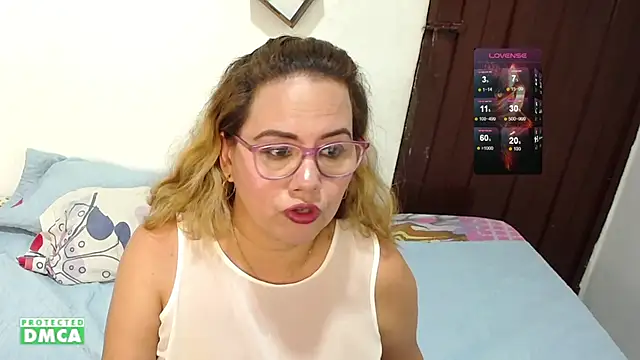 Snapshot of danielapalmer_ chatting on March 5, 2025, 5:08 pm danielapalmer  online show from March 5, 2025, 5:08 pm