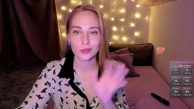 Snapshot of AdeleLady chatting on January 16, 2025, 11:48 pm AdeleLady online show from January 16, 2025, 11:48 pm