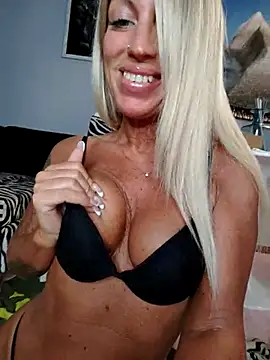 Snapshot of Weloveblue chatting on February 19, 2025, 12:11 pm Weloveblue online show from February 19, 2025, 12:11 pm