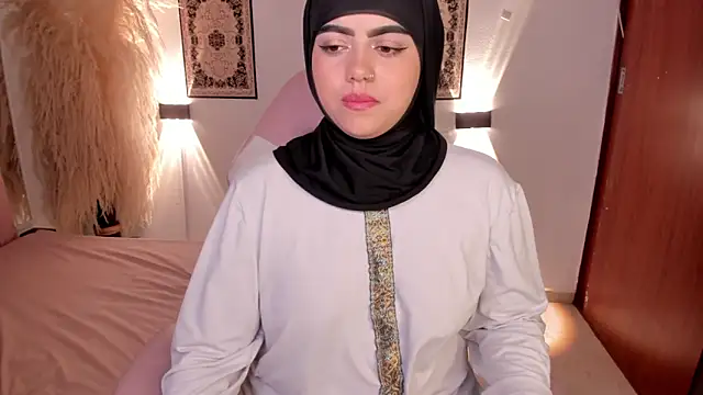 Snapshot of shayla_18 chatting on January 25, 2025, 11:00 pm shayla 18 online show from January 25, 2025, 11:00 pm