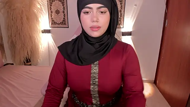 Snapshot of shayla_18 chatting on January 21, 2025, 8:32 pm shayla 18 online show from January 21, 2025, 8:32 pm