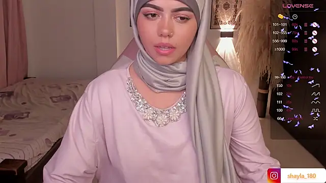 Snapshot of shayla_18 chatting on February 27, 2025, 1:30 am shayla 18 online show from February 27, 2025, 1:30 am