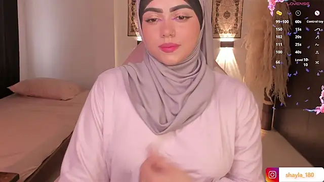 Snapshot of shayla_18 chatting on March 20, 2025, 8:51 pm shayla 18 online show from March 20, 2025, 8:51 pm