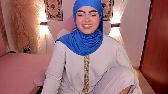 Snapshot of shayla_18 chatting on December 23, 2024, 6:05 pm shayla 18 online show from December 23, 2024, 6:05 pm