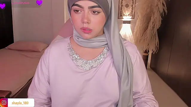 Snapshot of shayla_18 chatting on November 18, 2025, 8:23 pm shayla 18 online show from November 18, 2025, 8:23 pm