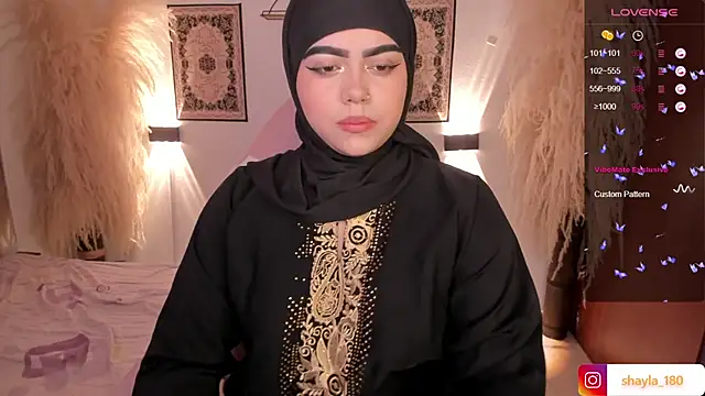 Snapshot of shayla_18 chatting on December 3, 2024, 8:11 pm shayla 18 online show from December 3, 2024, 8:11 pm