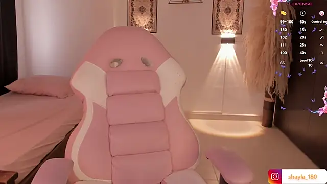 Snapshot of shayla_18 chatting on March 21, 2025, 9:12 pm shayla 18 online show from March 21, 2025, 9:12 pm