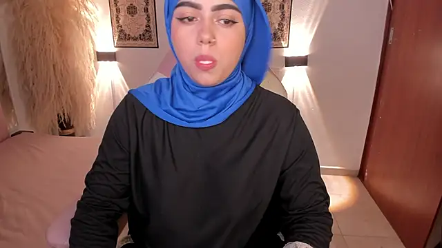 Snapshot of shayla_18 chatting on January 24, 2025, 11:02 pm shayla 18 online show from January 24, 2025, 11:02 pm