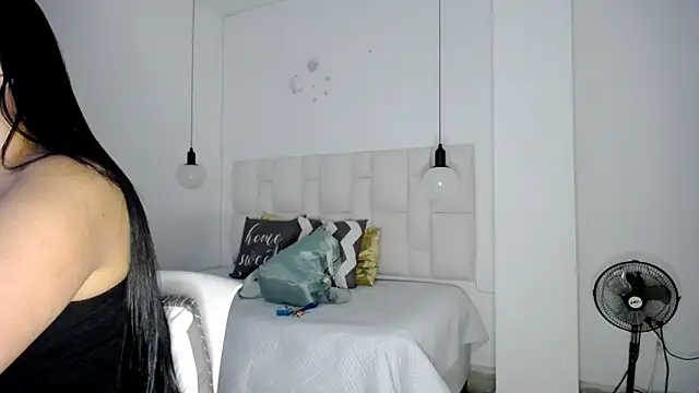 tiffany  pink online show from September 14, 2025, 5:24 pm