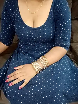 Snapshot of Mounika25 chatting on November 11, 2025, 8:53 am Mounika25 online show from November 11, 2025, 8:53 am