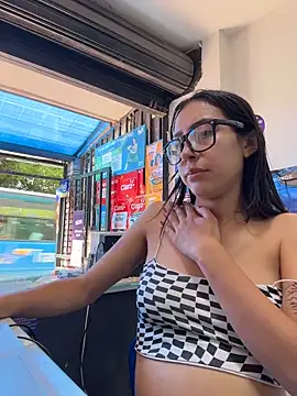 Snapshot of _alabina_ chatting on February 18, 2026, 2:35 pm alabina online show from February 18, 2026, 2:35 pm