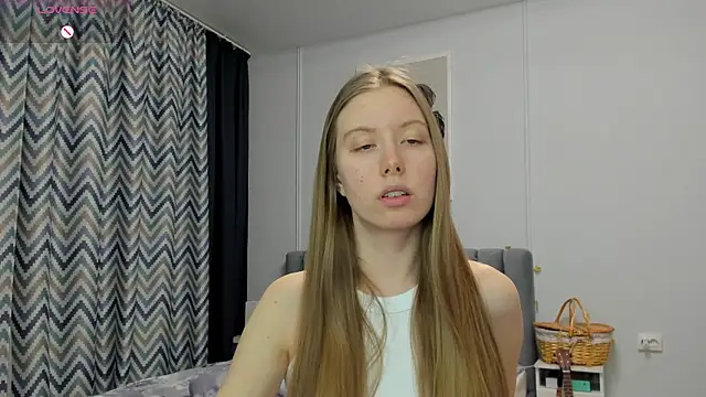 Snapshot of Peggy_Beauty chatting on March 7, 2025, 1:31 am Peggy Beauty online show from March 7, 2025, 1:31 am