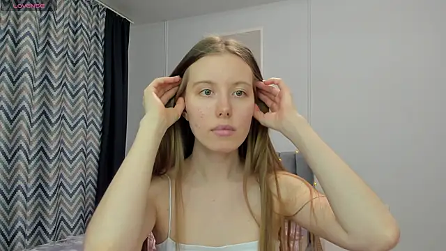 Snapshot of Peggy_Beauty chatting on March 18, 2025, 5:12 am Peggy Beauty online show from March 18, 2025, 5:12 am