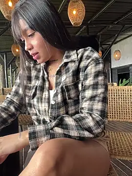 HannahW  online show from February 19, 2026, 6:27 pm