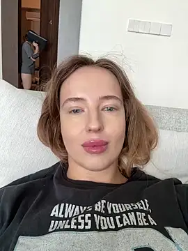 Snapshot of Nura_n_Sarah chatting on April 11, 2026, 5:15 am Nura n Sarah online show from April 11, 2026, 5:15 am