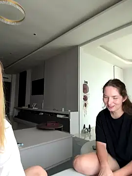 Nura n Sarah online show from September 28, 2025, 4:08 am