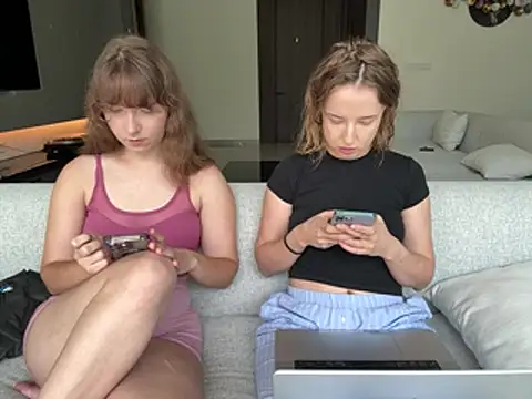 Snapshot of Nura_n_Sarah chatting on March 16, 2026, 5:15 am Nura n Sarah online show from March 16, 2026, 5:15 am