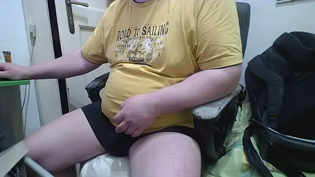 Snapshot of tipko123 chatting on February 26, 2025, 5:00 pm tipko123 online show from February 26, 2025, 5:00 pm