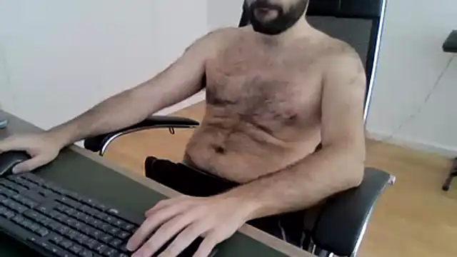 joaodias 97 online show from April 24, 2026, 4:31 pm