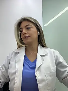 alicee16 online show from November 30, 2025, 3:57 pm