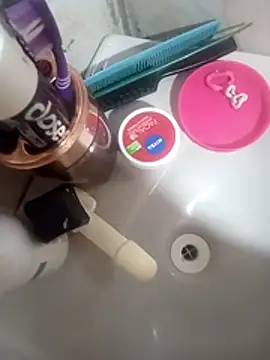 Raquelluciano online show from March 17, 2026, 5:27 pm