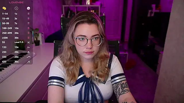 RemyCute online show from September 18, 2025, 6:55 pm