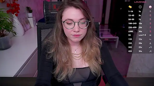 RemyCute online show from May 17, 2026, 6:41 pm