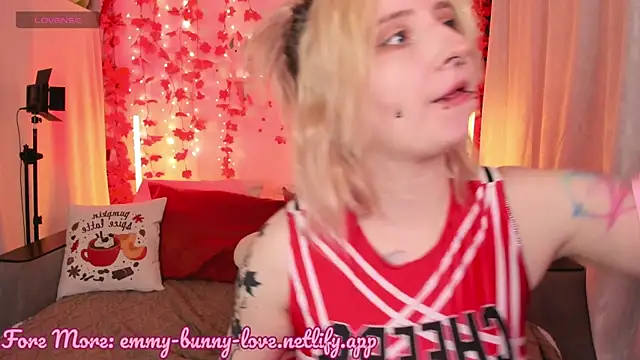 EmmyBunny online show from September 20, 2025, 4:23 pm