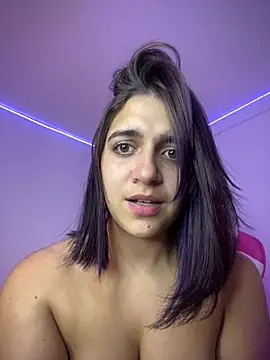 Snapshot of Alicia_Ruiz chatting on April 29, 2026, 8:15 pm Alicia Ruiz online show from April 29, 2026, 8:15 pm