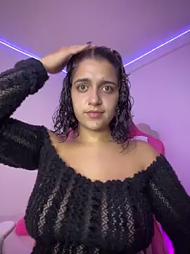 Snapshot of Alicia_Ruiz chatting on May 1, 2026, 8:03 pm Alicia Ruiz online show from May 1, 2026, 8:03 pm