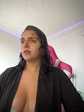 Snapshot of Alicia_Ruiz chatting on July 9, 2026, 8:08 pm Alicia Ruiz online show from July 9, 2026, 8:08 pm