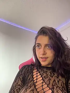 Snapshot of Alicia_Ruiz chatting on June 2, 2026, 8:09 pm Alicia Ruiz online show from June 2, 2026, 8:09 pm