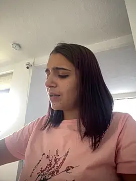 Snapshot of Alicia_Ruiz chatting on May 5, 2026, 8:12 pm Alicia Ruiz online show from May 5, 2026, 8:12 pm