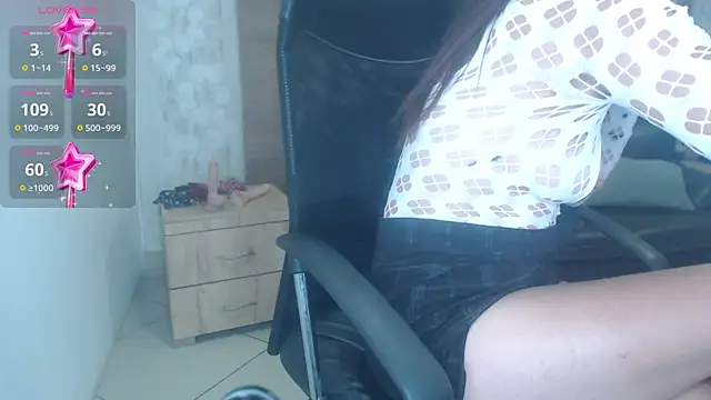 camilleDiaz16 online show from March 12, 2025, 6:43 pm