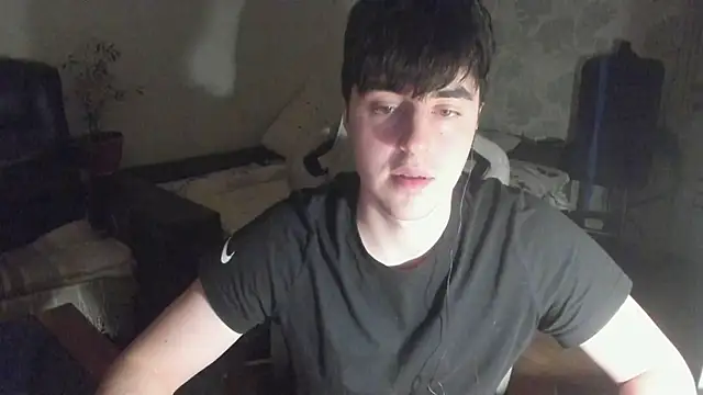 Snapshot of Knuckles17 chatting on December 22, 2025, 12:55 am Knuckles17 online show from December 22, 2025, 12:55 am