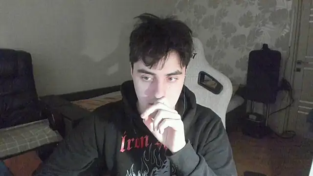 Snapshot of Knuckles17 chatting on January 13, 2026, 7:23 am Knuckles17 online show from January 13, 2026, 7:23 am