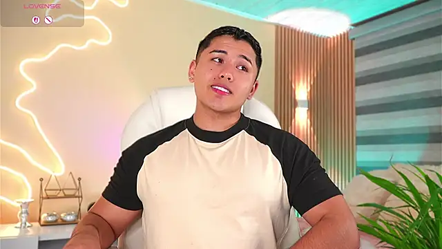 Snapshot of MatiasKorn chatting on October 4, 2025, 5:53 am MatiasKorn online show from October 4, 2025, 5:53 am