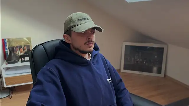 naked psy online show from November 5, 2025, 9:23 am