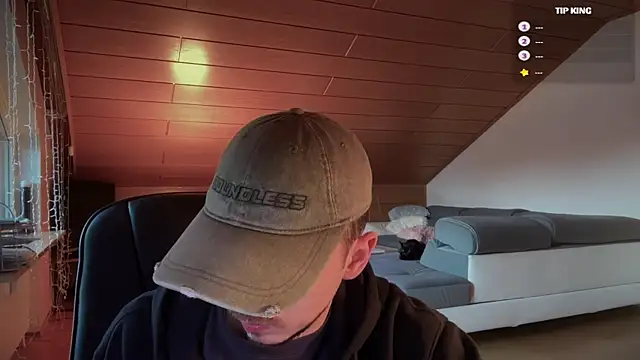 naked psy online show from February 17, 2025, 6:53 am