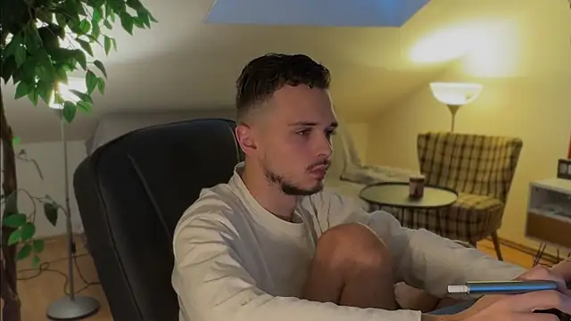 naked psy online show from November 9, 2025, 1:15 pm