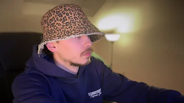 naked psy online show from March 12, 2025, 3:46 am